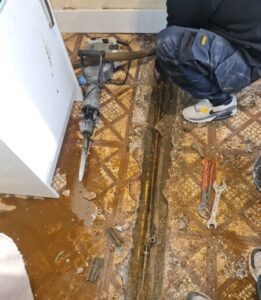 How to Stop a Leaking Pipe Temporarily | Quick Fixes from Cassidy